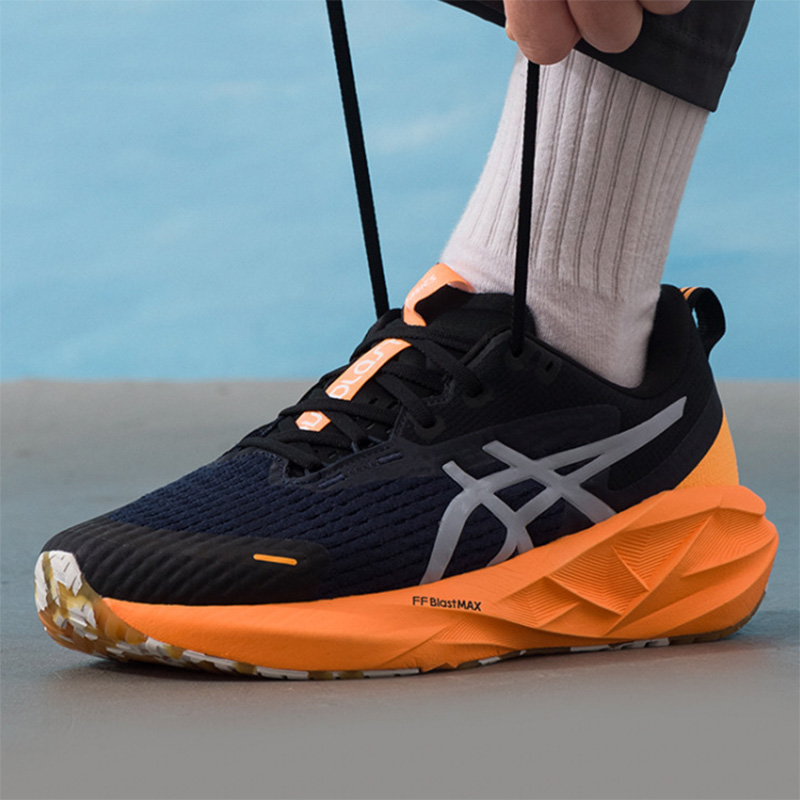 Sepatu Lari Pria Asics NOVABLA - Running Gear Asics ulasan dan harga