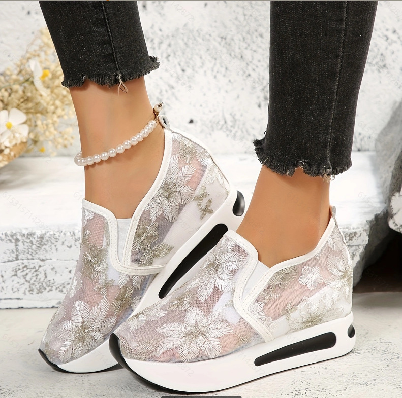 Sepatu Olahraga Wanita Platfor - Running Gear Ladies ulasan dan harga